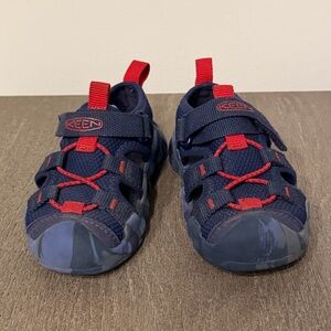 KEEN Toddler Blue and Red Water Sandals Size 7